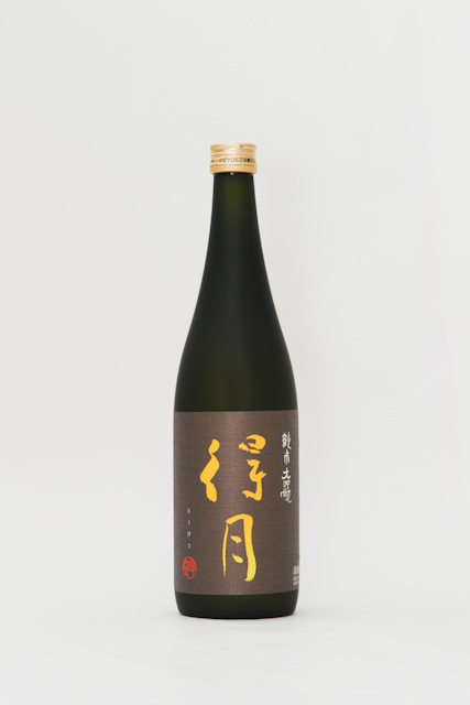 朝日酒造：得月2:tokugetsu which is a junmai daiginjo is a second ranking sake in Asahi-shuzo, and its seimaibuai is 28%. tokugetu,asahi shuzou,sake